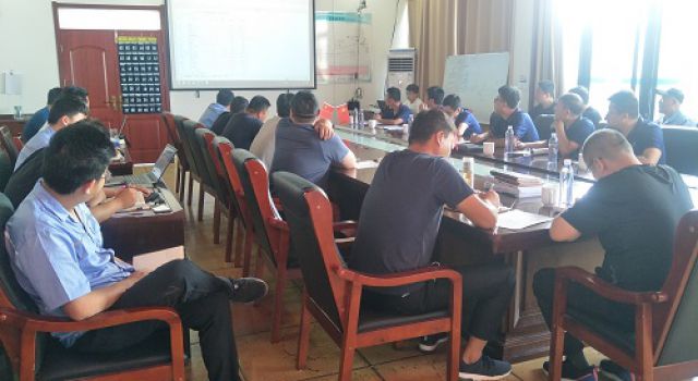 京滬高速改擴(kuò)建工程第二駐地辦組織七標(biāo)段召開安全、質(zhì)量、進(jìn)度調(diào)度會