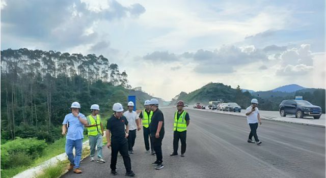 廣西交通運(yùn)輸廳對(duì)欽州北過境高速公路項(xiàng)目進(jìn)行質(zhì)量安全生產(chǎn)大檢查